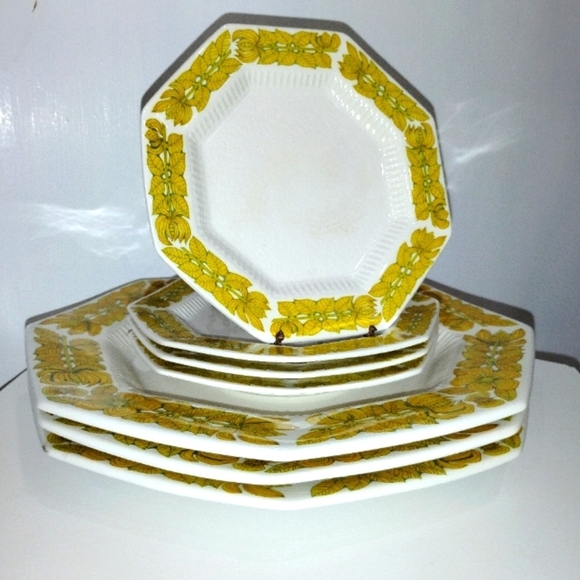 7 INDEPENDENCE IRONSTONE PLATES - Picture 2 of 10